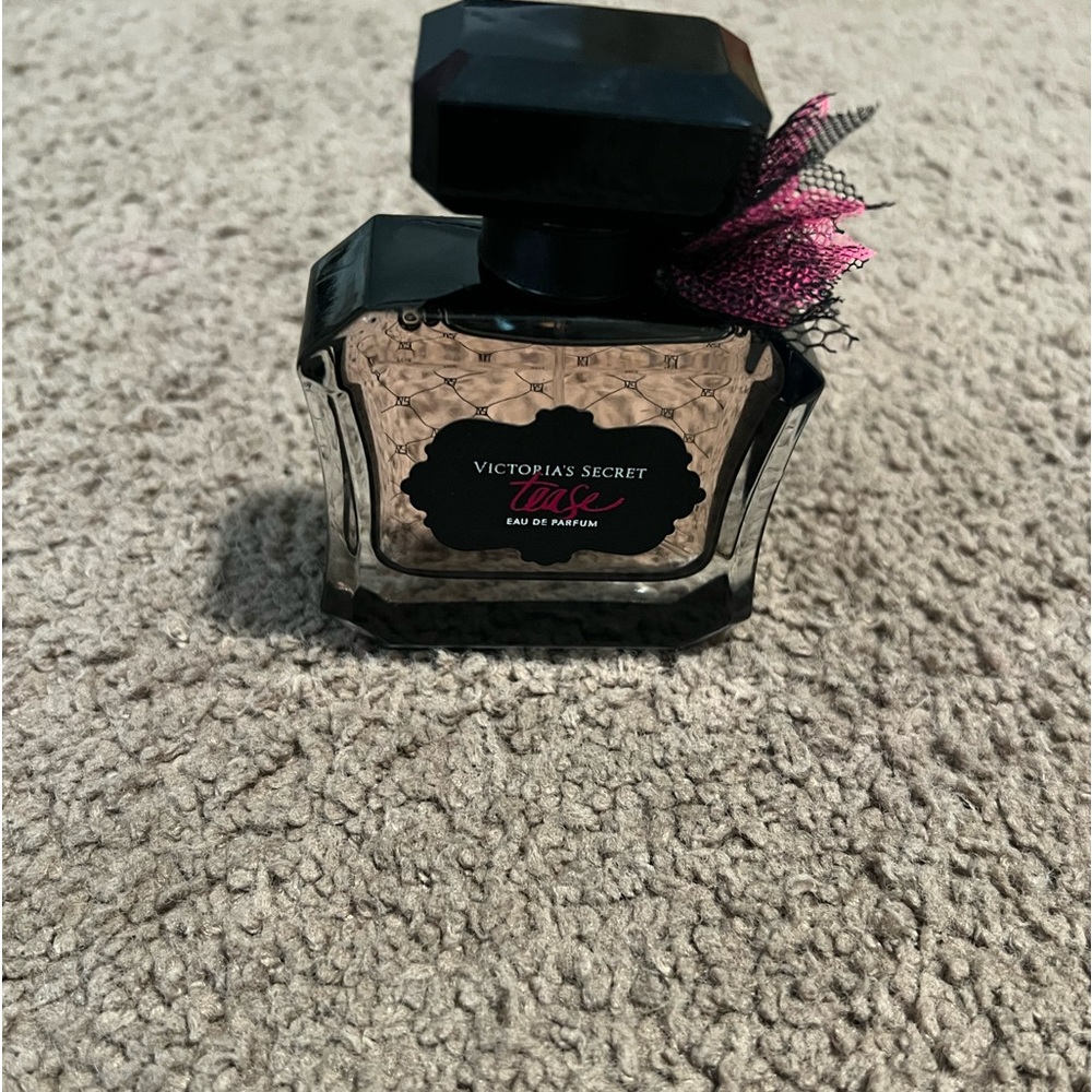 Victoria's Secret Tease Eau de Parfum - Black with Pink Accent